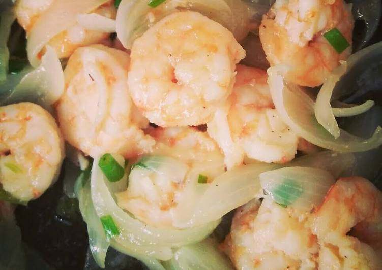 Tôm nõn xào hành tây