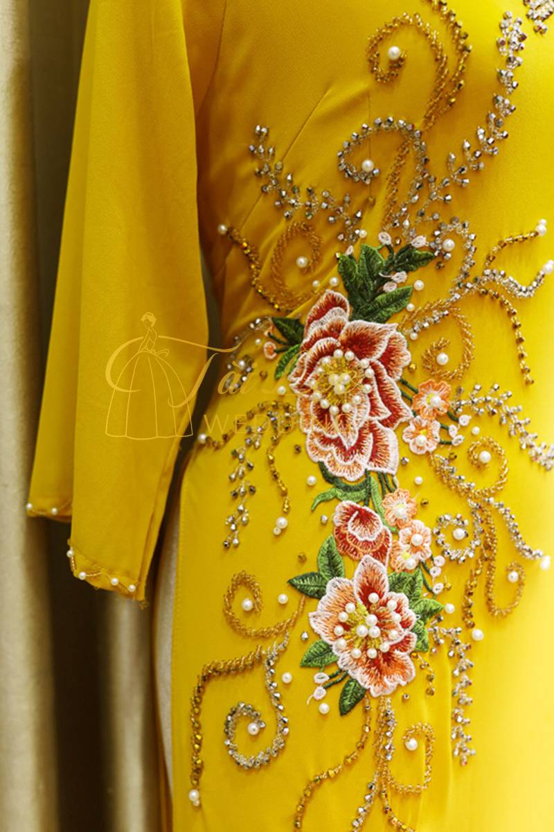 Áo Dài Bà Sui Màu Vàng 4 Tà - Tài Lộc Wedding