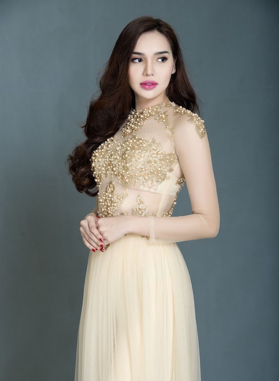 Top 16 mẫu áo dài đính đá, kết cườm, đính hoa, đính hạt, kết bông bạn k nên bỏ qua