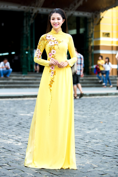 Áo dài hoa 'phá cách' cho cô dâu ngày cưới | Vmode.Vn
