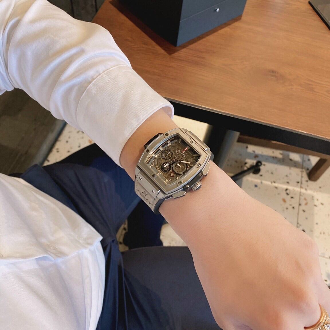 Đồng hồ hublot nam mặt vuông máy quart cao cấp , size 46x50mm , máy nhật xịn - Bảo hành 12 tháng - Đồng hồ business nam | ĐồngHồHiệu.vn