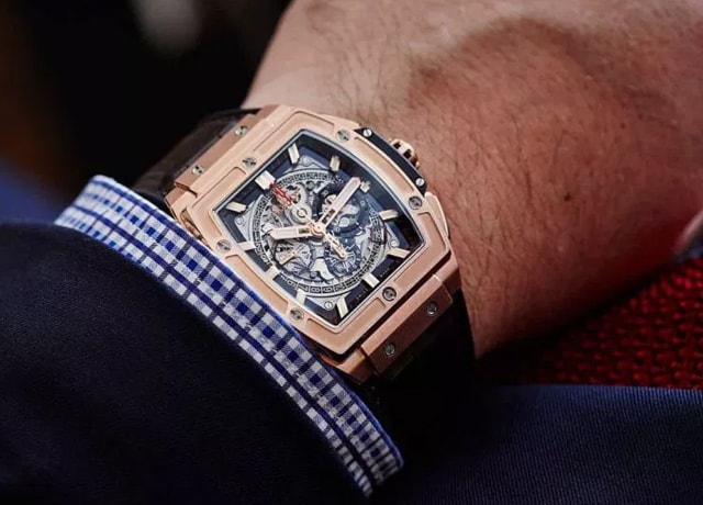 Ai nên đeo đồng hồ Hublot mặt vuông để đẹp và sang trọng nhất