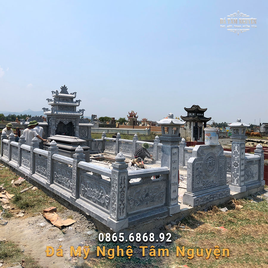 Lăng mộ đá xanh có lăng thờ "siêu khủng"