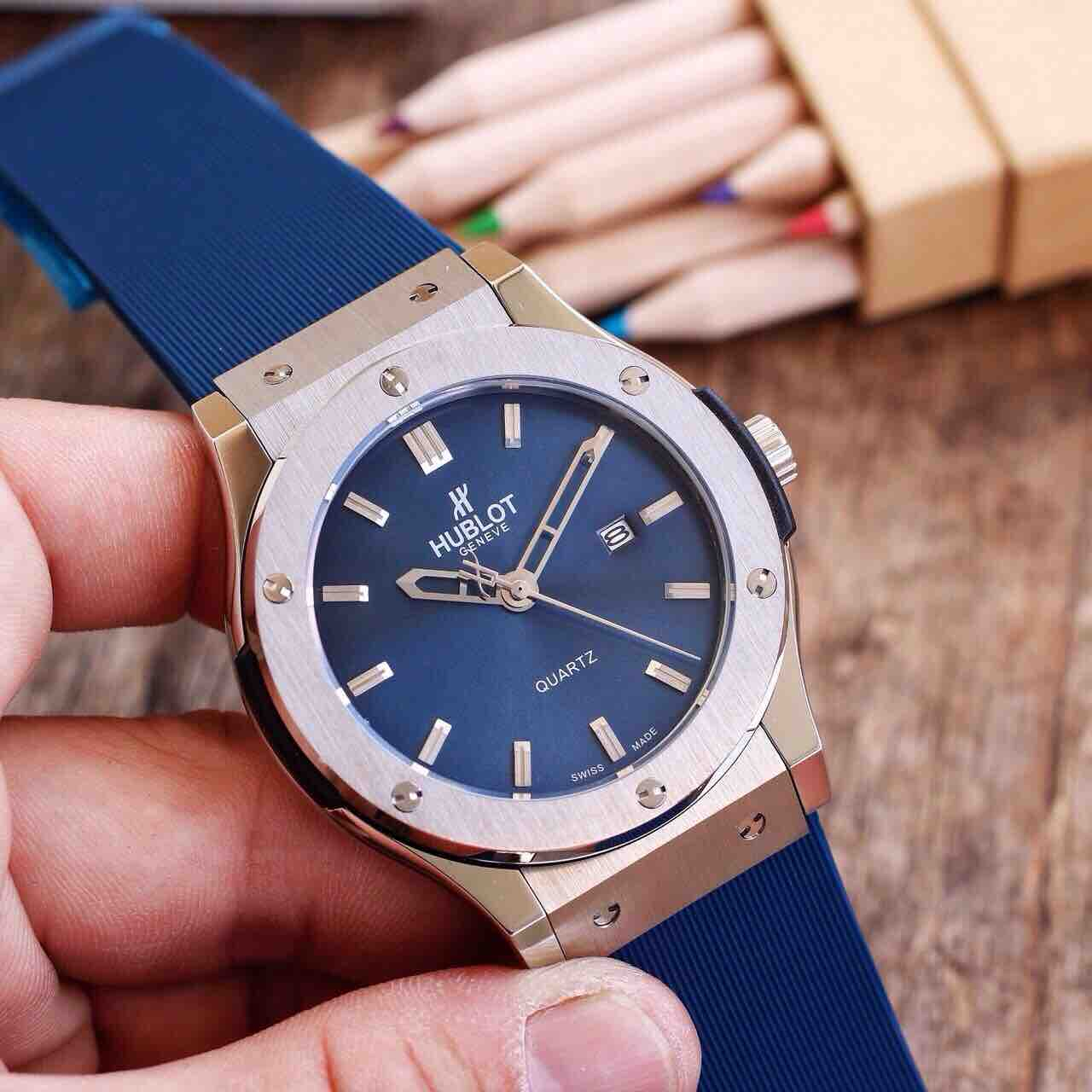 Đồng hồ Hublot màu xanh - Nổi bật và sang trọng