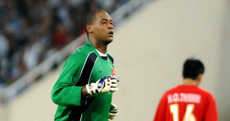 Thông tin Thủ môn Phan Văn Santos - Fabio Dos Santos