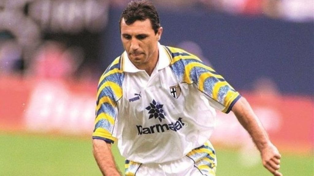 Tiểu sử Hristo Stoichkov - Footbalium