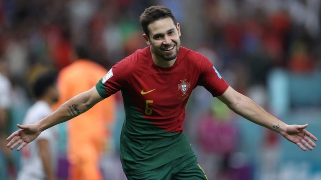 Tiểu sử Raphaël Guerreiro - Footbalium