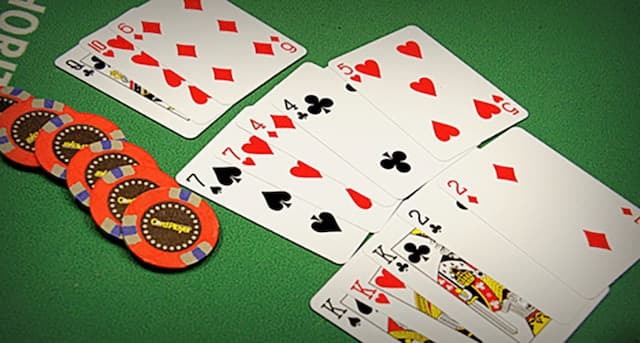 Hướng dẫn chi tiết về cách chơi bài Poker 6 lá cho người mới bắt đầu